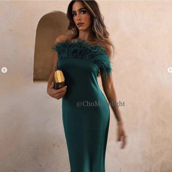 ZARA WOMAN MIDI STRAPLESS SATIN FEATHER DRESS BOTTLE
GREEN - Picture 7 of 7